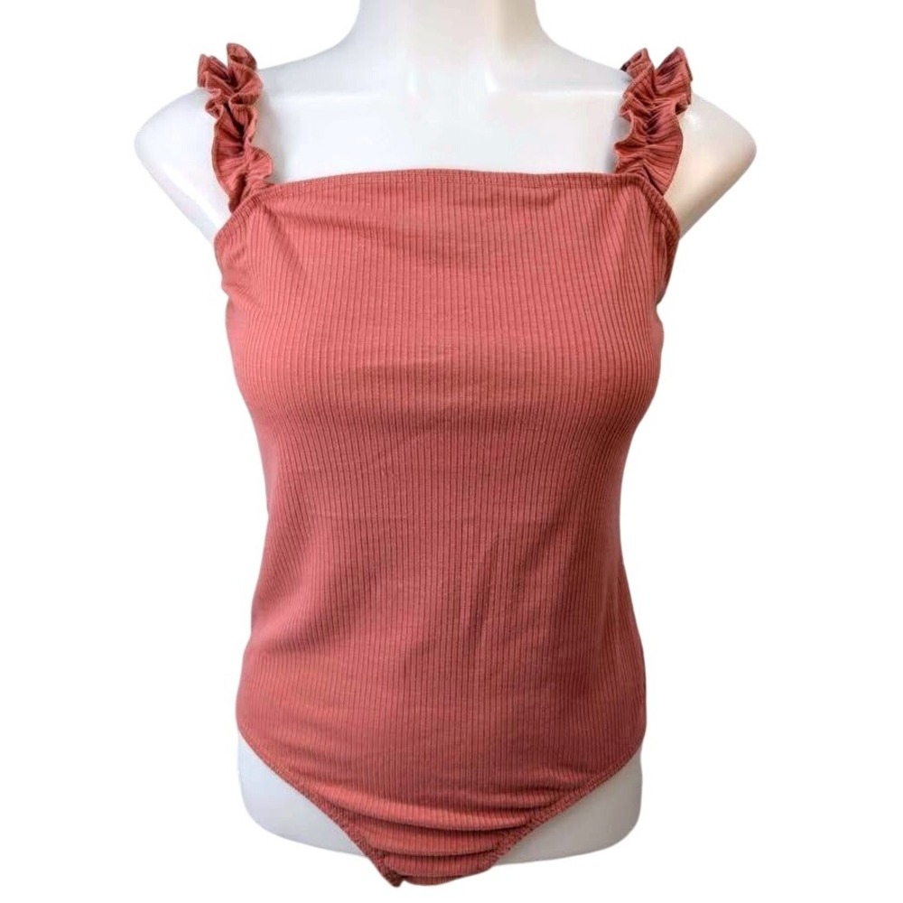 21 Saints ~ Ribbed Bodysuit Tank ~ Mauve ~ 2 Snap ~ Ruffle Straps ~ Medium